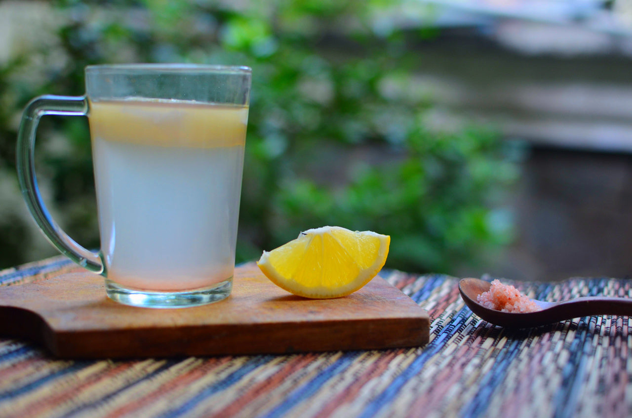Les bienfaits pour la santé du citron et de l’eau salée